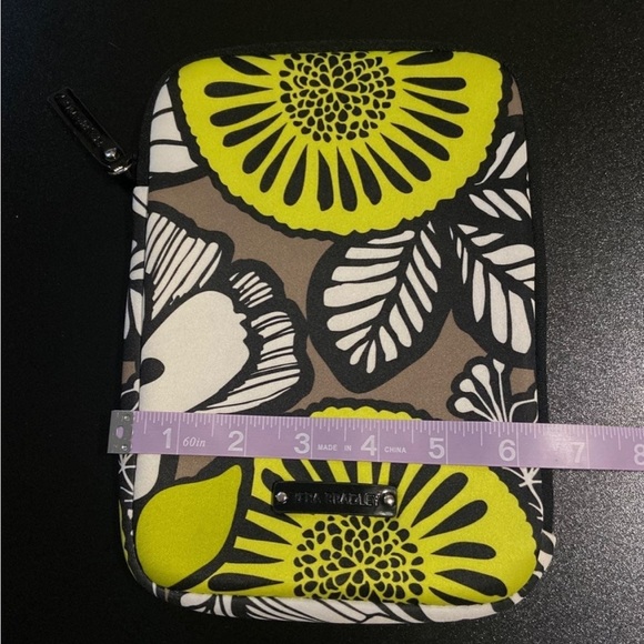 2 for 30✨Vera Bradley Mini ipad and tablet sleeve - Picture 3 of 5